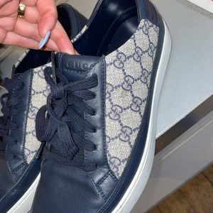Used Men’s Gucci Navy Leather Shoes